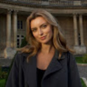 Meet your Posher, Caroline